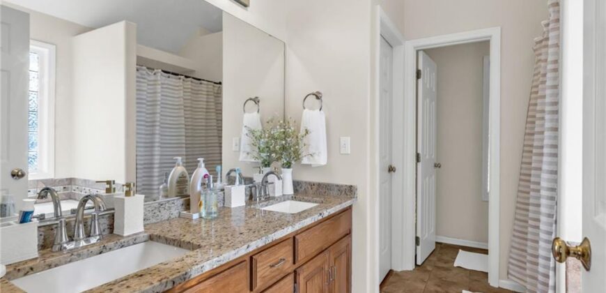 10916 N OXFORD Avenue, Kansas City, MO 64157