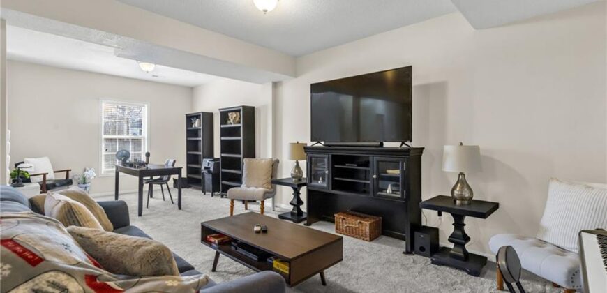 10916 N OXFORD Avenue, Kansas City, MO 64157