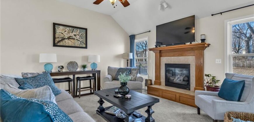 10916 N OXFORD Avenue, Kansas City, MO 64157
