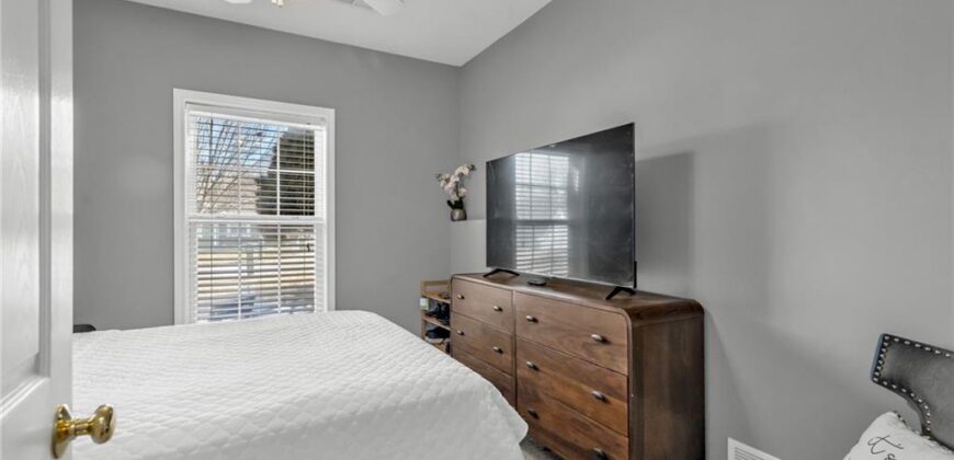 10916 N OXFORD Avenue, Kansas City, MO 64157