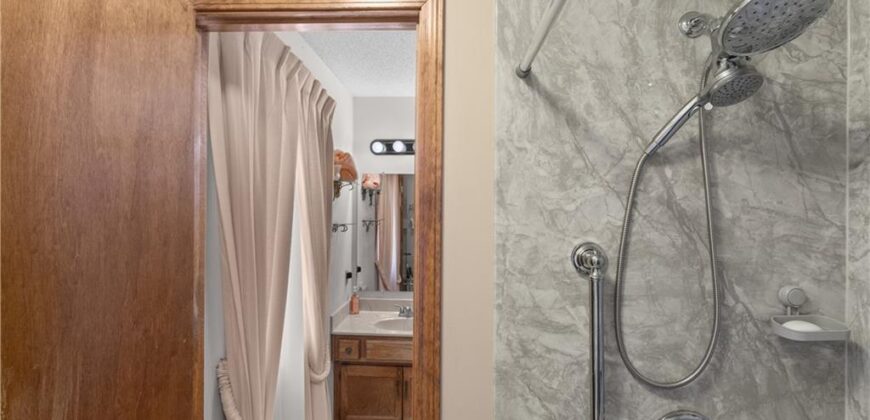 4201 NW 64th Place, Kansas City, MO 64151