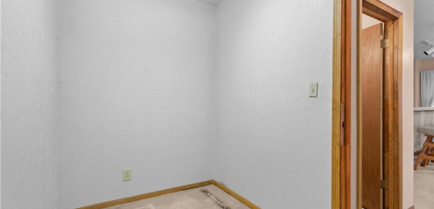 4201 NW 64th Place, Kansas City, MO 64151