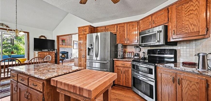 421 Fletcher Drive, Smithville, MO 64089