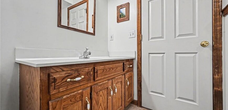 421 Fletcher Drive, Smithville, MO 64089