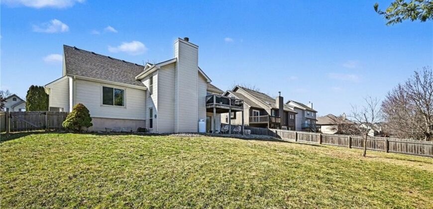 421 Fletcher Drive, Smithville, MO 64089