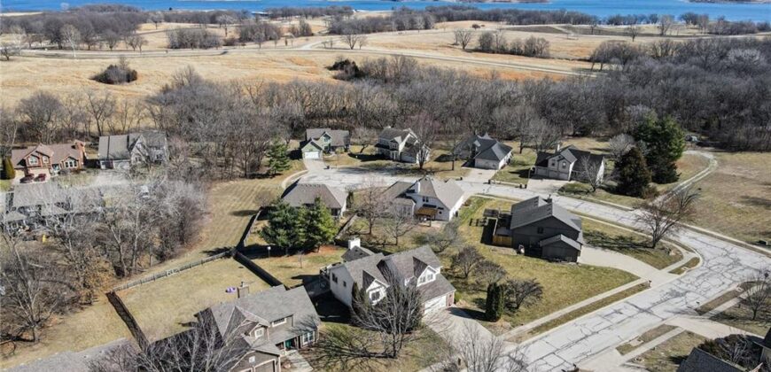 421 Fletcher Drive, Smithville, MO 64089