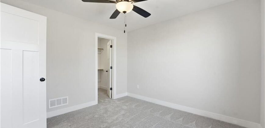 407 Sixth Street, Smithville, MO 64089
