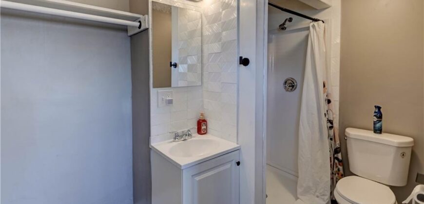 4859 NW Waukomis Drive, Northmoor, MO 64151