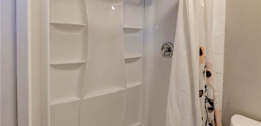 4859 NW Waukomis Drive, Northmoor, MO 64151