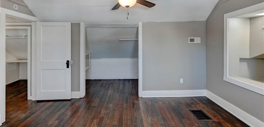 4859 NW Waukomis Drive, Northmoor, MO 64151