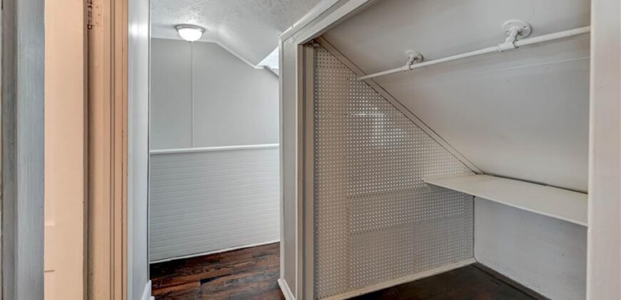 4859 NW Waukomis Drive, Northmoor, MO 64151