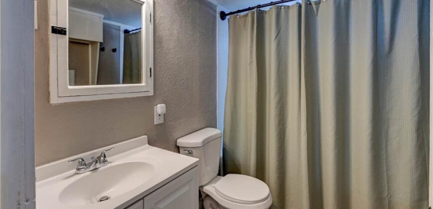 4859 NW Waukomis Drive, Northmoor, MO 64151