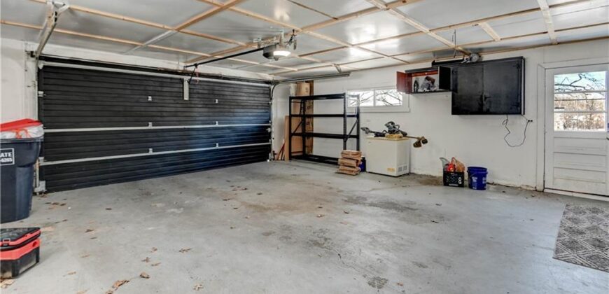 4859 NW Waukomis Drive, Northmoor, MO 64151