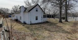 4859 NW Waukomis Drive, Northmoor, MO 64151