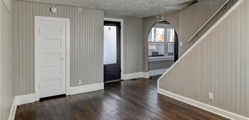 4859 NW Waukomis Drive, Northmoor, MO 64151