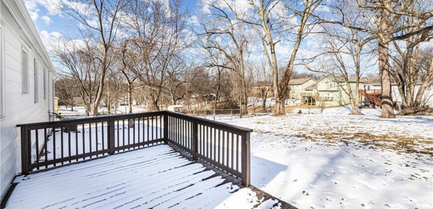 808 NE Russell Road, Kansas City, MO 64116