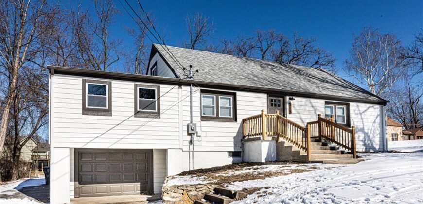 808 NE Russell Road, Kansas City, MO 64116