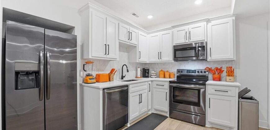 9702 NW 75th Street, Weatherby Lake, MO 64152