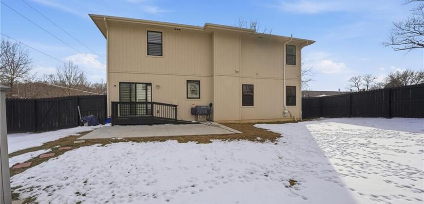 9702 NW 75th Street, Weatherby Lake, MO 64152