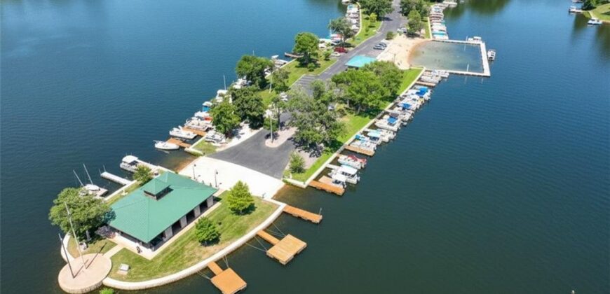 9702 NW 75th Street, Weatherby Lake, MO 64152
