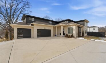9702 NW 75th Street, Weatherby Lake, MO 64152