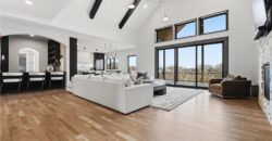 7445 NW Fawn Avenue, Parkville, MO 64152