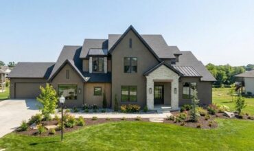 7445 NW Fawn Avenue, Parkville, MO 64152