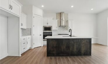 1612 NW 105th Street, Kansas City, MO 64155