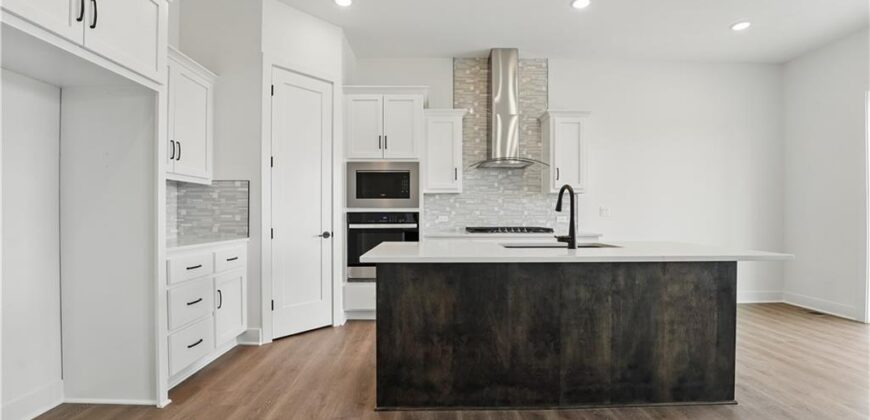 1612 NW 105th Street, Kansas City, MO 64155