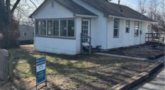 3742 NE Chaumiere Road, Kansas City, MO 64117