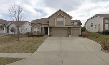 10201 N Willow Avenue, Kansas City, MO 64157