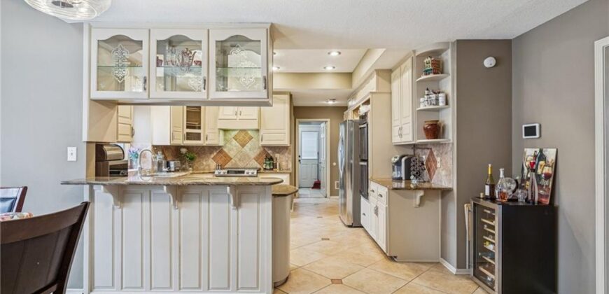 132 The Woodlands Drive, Gladstone, MO 64119