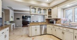 132 The Woodlands Drive, Gladstone, MO 64119
