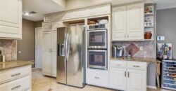 132 The Woodlands Drive, Gladstone, MO 64119