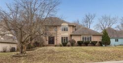132 The Woodlands Drive, Gladstone, MO 64119