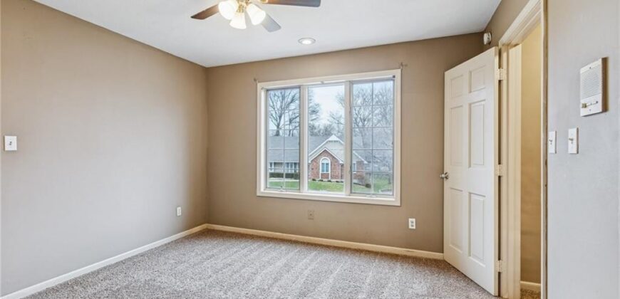 132 The Woodlands Drive, Gladstone, MO 64119