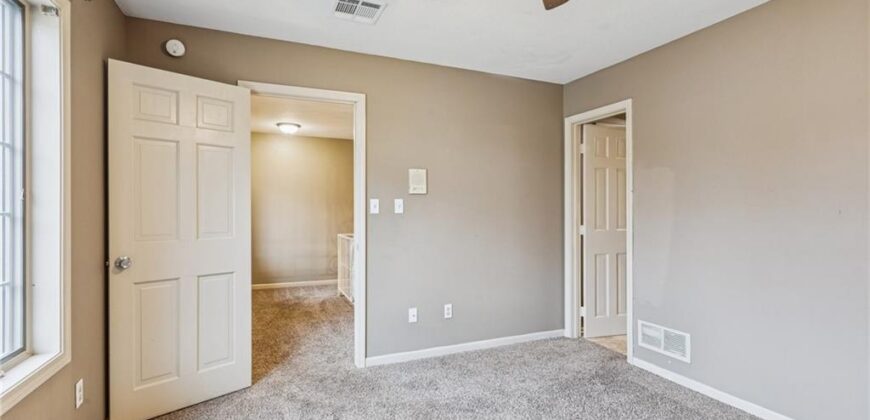 132 The Woodlands Drive, Gladstone, MO 64119