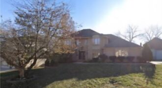 132 The Woodlands Drive, Gladstone, MO 64119