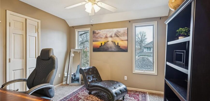 132 The Woodlands Drive, Gladstone, MO 64119