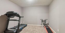 132 The Woodlands Drive, Gladstone, MO 64119