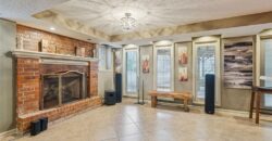 132 The Woodlands Drive, Gladstone, MO 64119