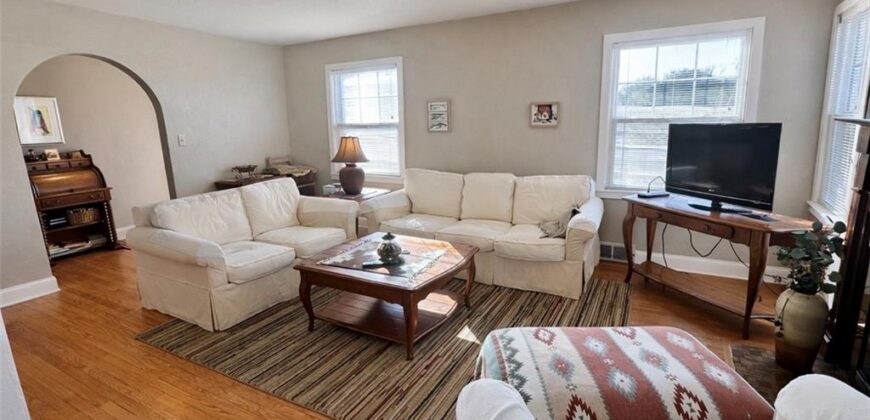 1114 W Liberty Drive, Liberty, MO 64068