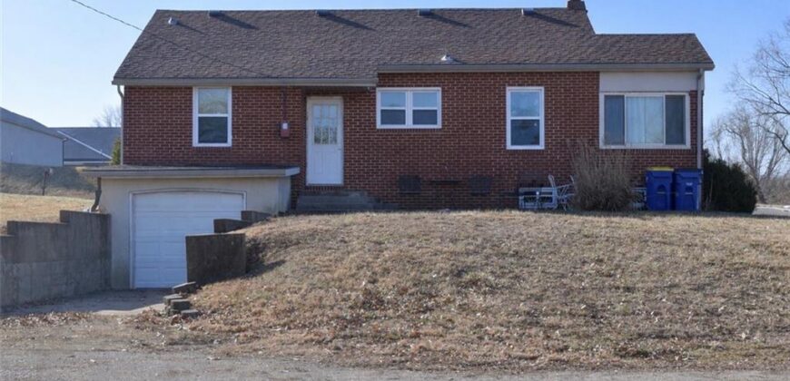 1114 W Liberty Drive, Liberty, MO 64068