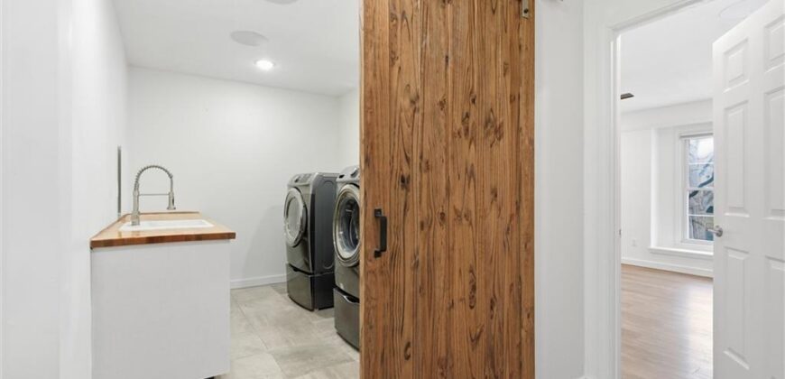 1038 N Woodland Court, Kansas City, MO 64118