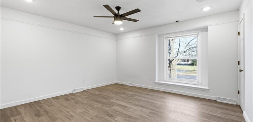 1038 N Woodland Court, Kansas City, MO 64118