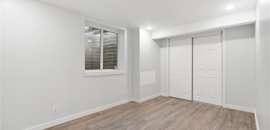 1038 N Woodland Court, Kansas City, MO 64118