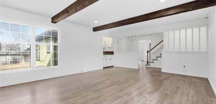 1038 N Woodland Court, Kansas City, MO 64118