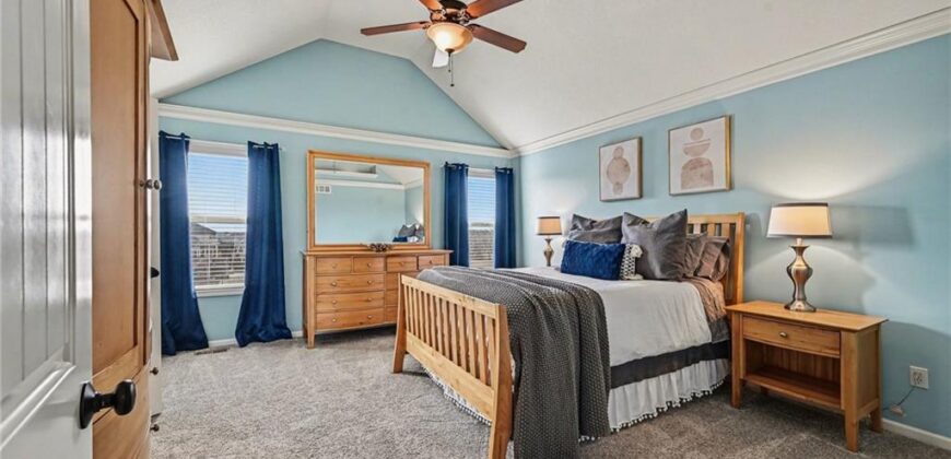 17802 Greyhawke Ridge, Smithville, MO 64089
