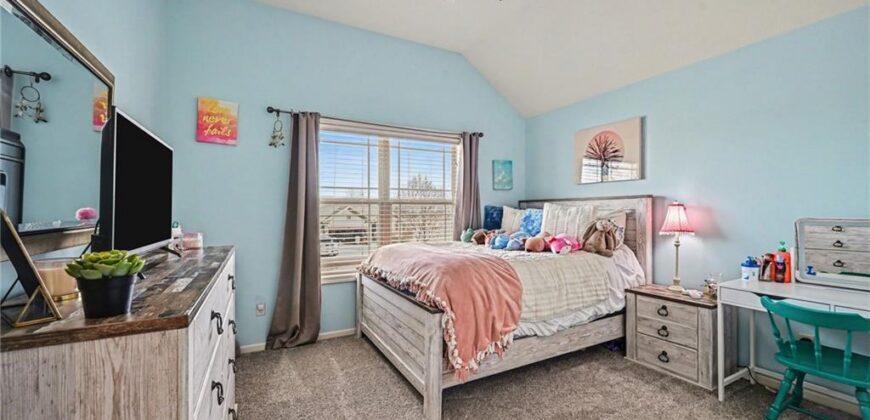 17802 Greyhawke Ridge, Smithville, MO 64089