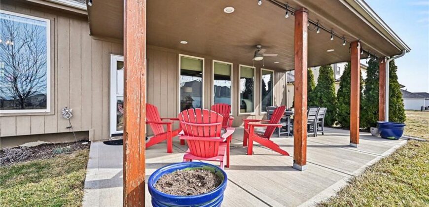 17802 Greyhawke Ridge, Smithville, MO 64089